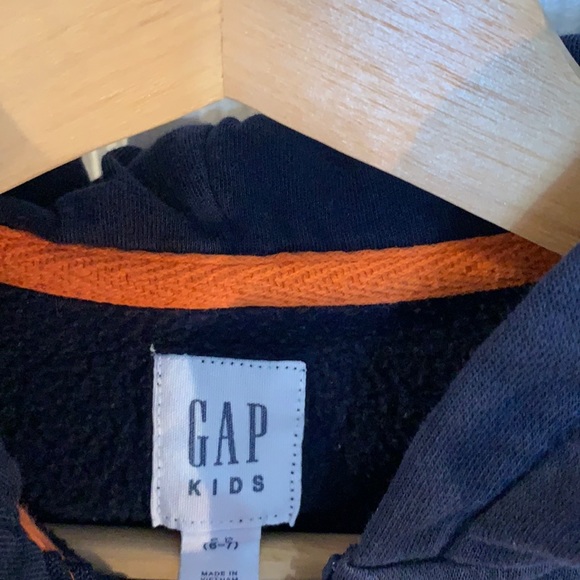 GAP! - Picture 2 of 7